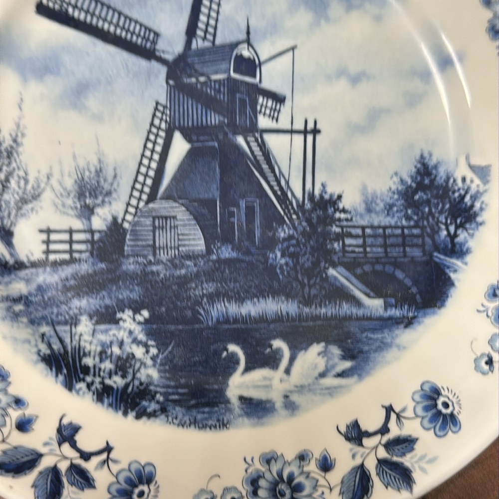 ROYAL DELFT Delft-Blauw Hand Decorated Plate - Picture 5 of 8